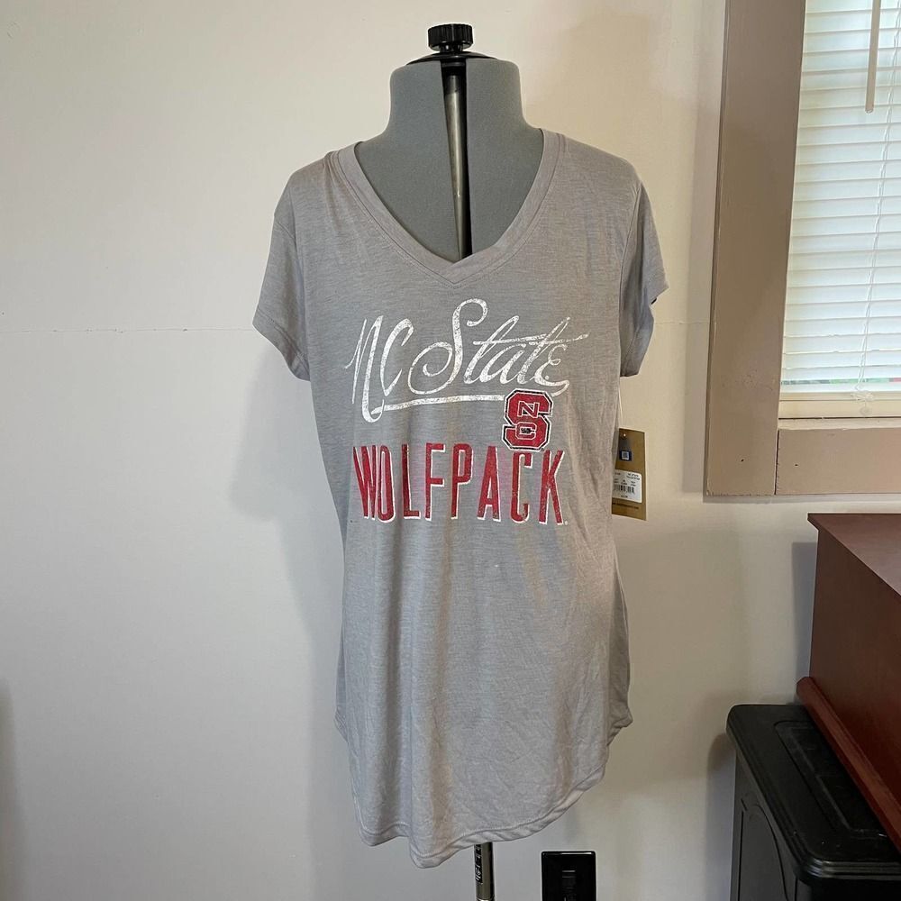 NC State Wolf Pack North Carolina State gray short sleeve t shirt Size Small NWT